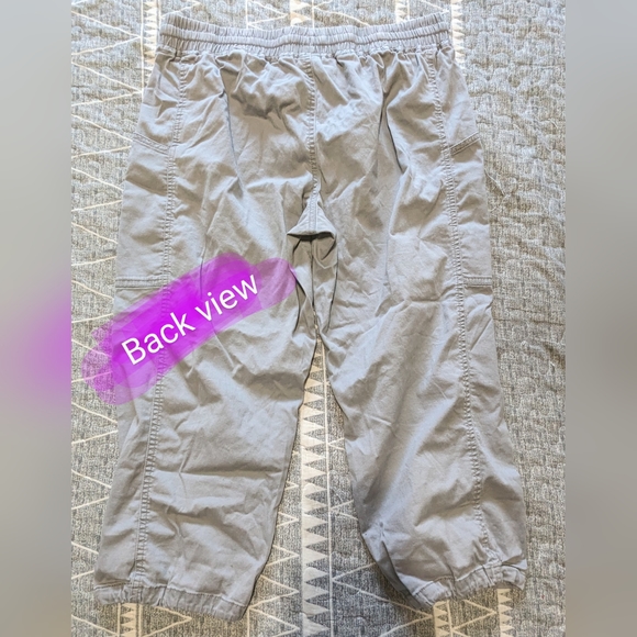 Joe Fresh ladies size 10 EUC grey cargo style capris - Picture 9 of 9